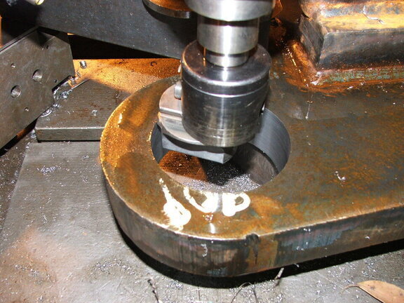 Boring head making a 70mm hole